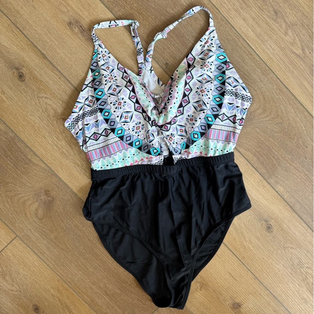 Forever 21+ White and Black Swim Top with Patterned Edge